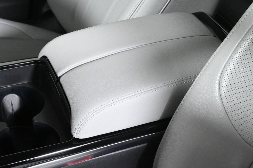 Thumbnail: 2023 Land Rover Range Rover Evoque - 25