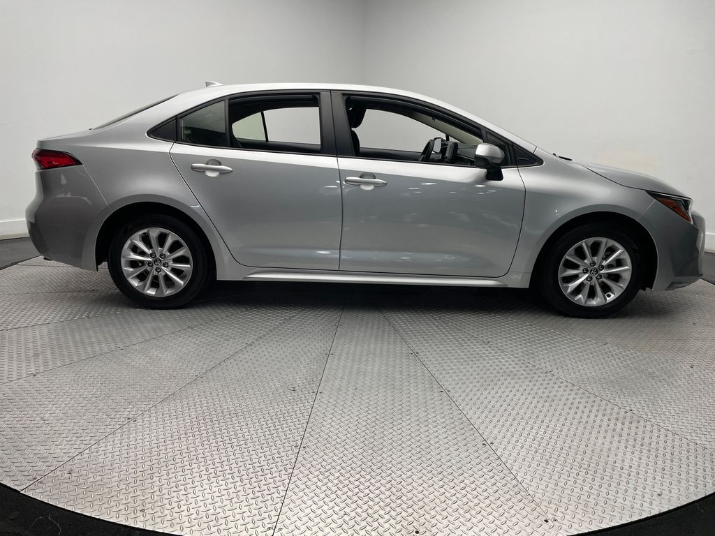 Thumbnail: 2022 Toyota Corolla - 4