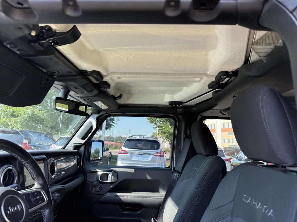 Used 2022 Gray Jeep Unlimited Sahara image 4