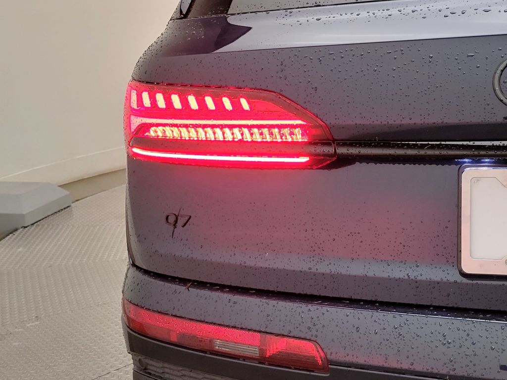 Thumbnail: 2026 Audi Q7 - 9