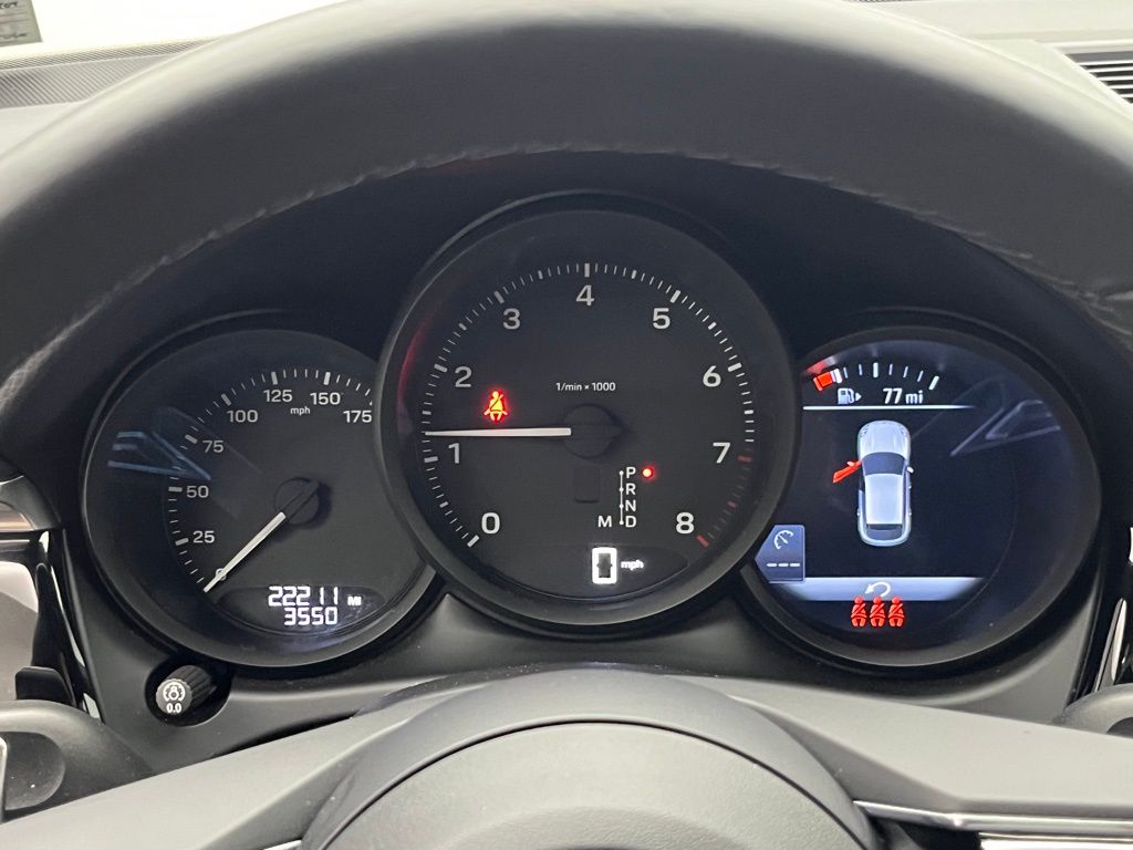 Thumbnail: 2023 Porsche Macan - 11