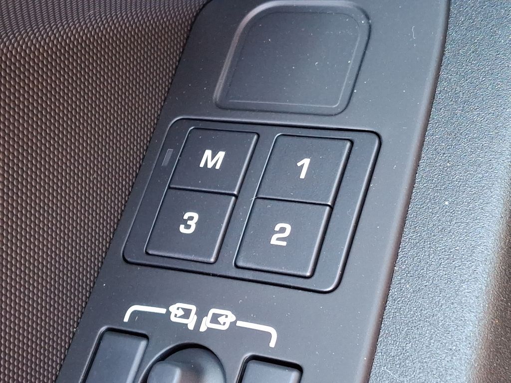 2025 Land Rover Defender 130 19