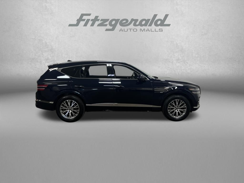 View vehicle photo 7