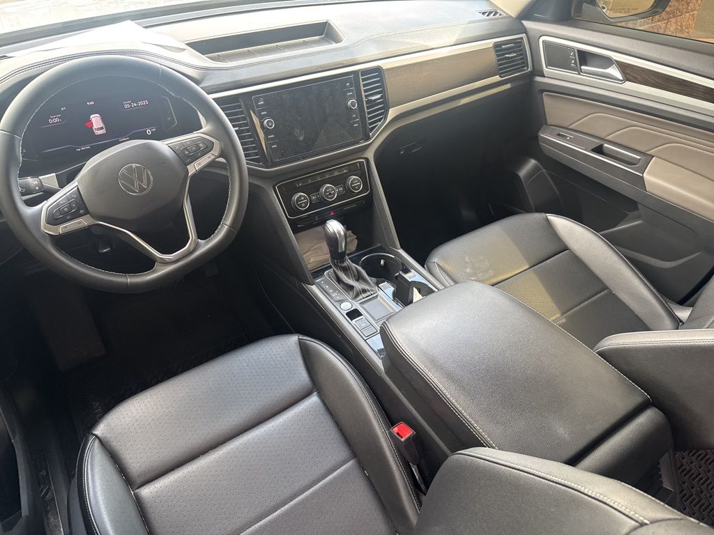 2022 Volkswagen Atlas 2.0T SE w/Technology photo