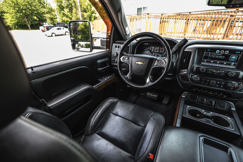 2015 Chevrolet Silverado 2500HD Built After Aug 14 LTZ thumbnail 25