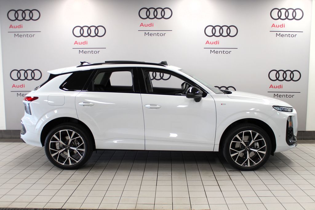 Thumbnail: 2026 Audi Q3 - 7