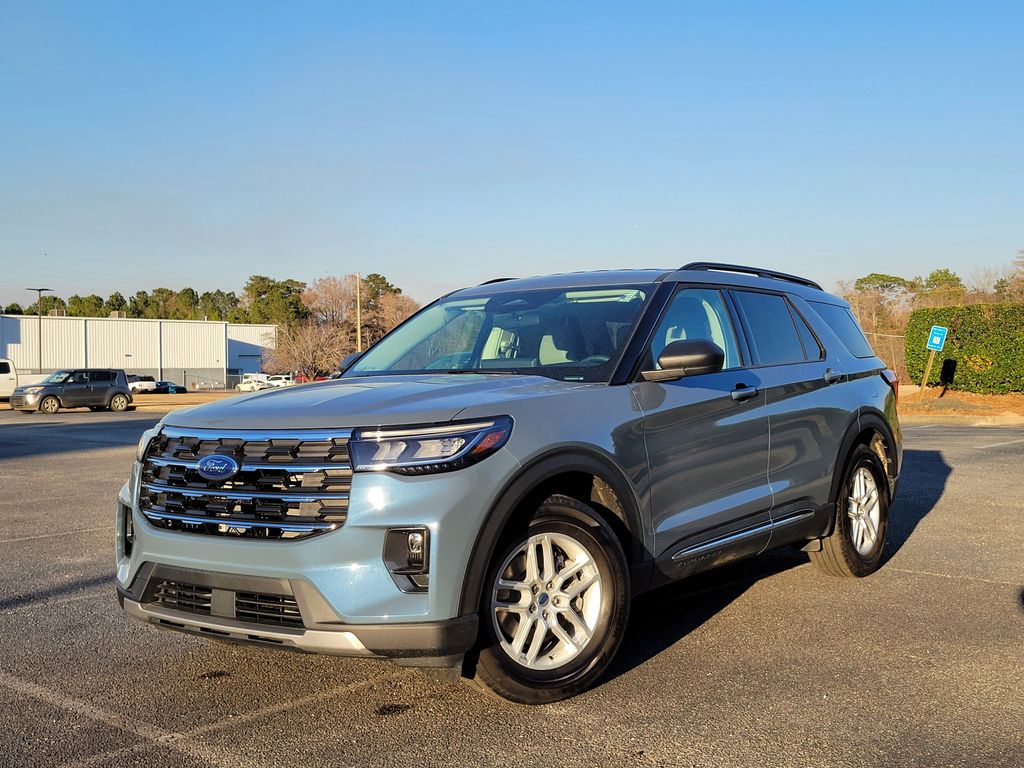 2025 Ford Explorer Active RWD
