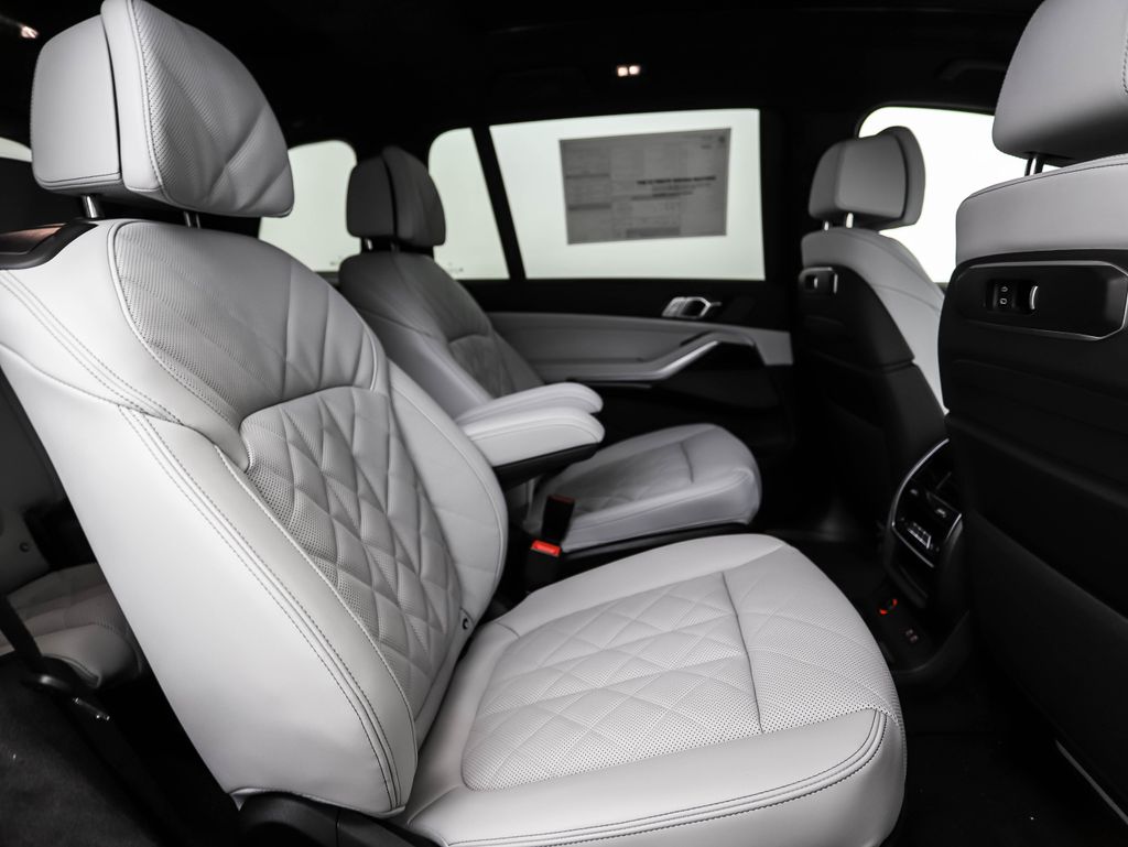 Thumbnail: 2026 BMW X7 - 28
