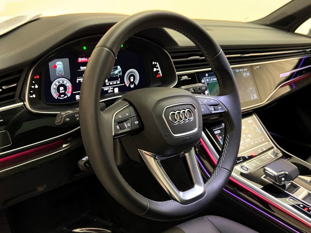 Thumbnail: 2025 Audi Q7 - 30