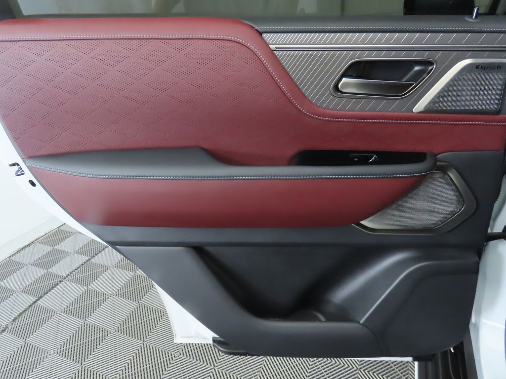 Thumbnail: 2025 INFINITI QX80 - 27