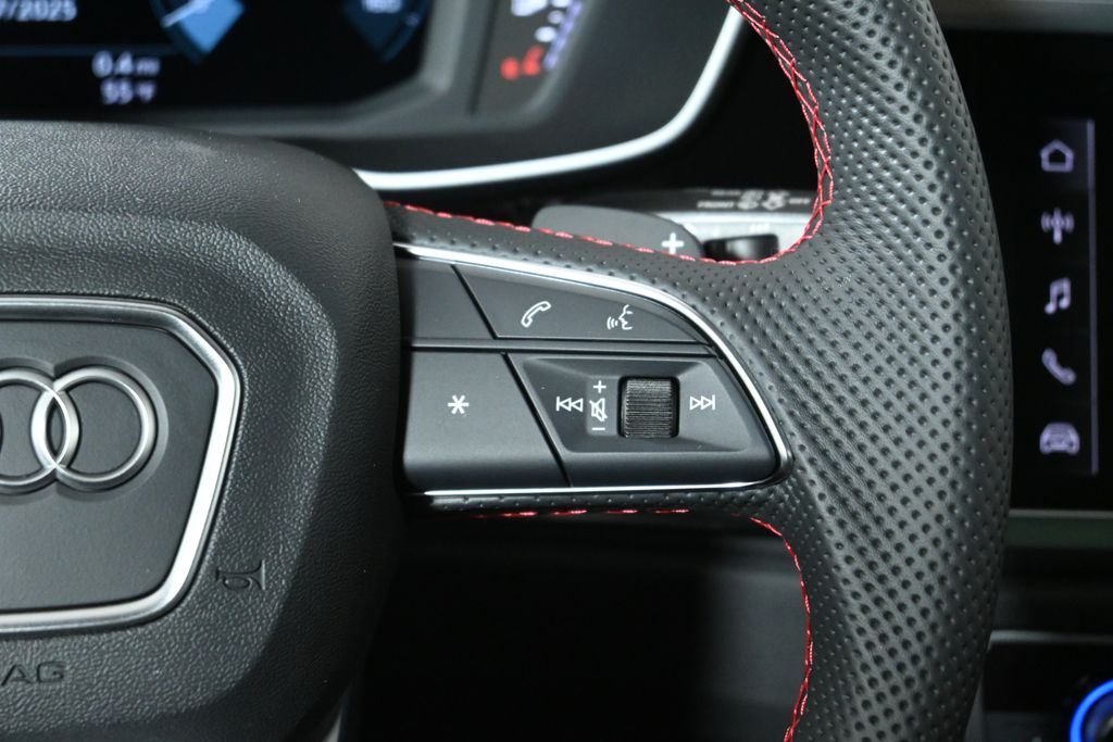 Thumbnail: 2025 Audi Q3 - 15