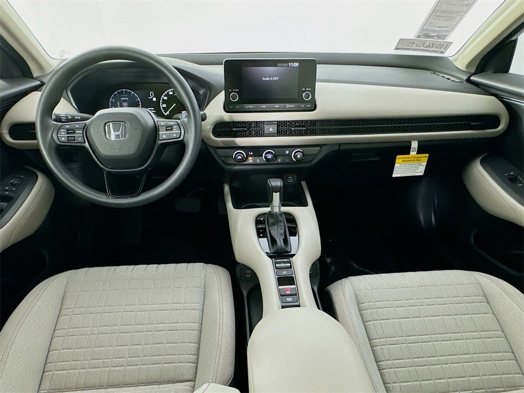 2025 Honda HR-V LX photo