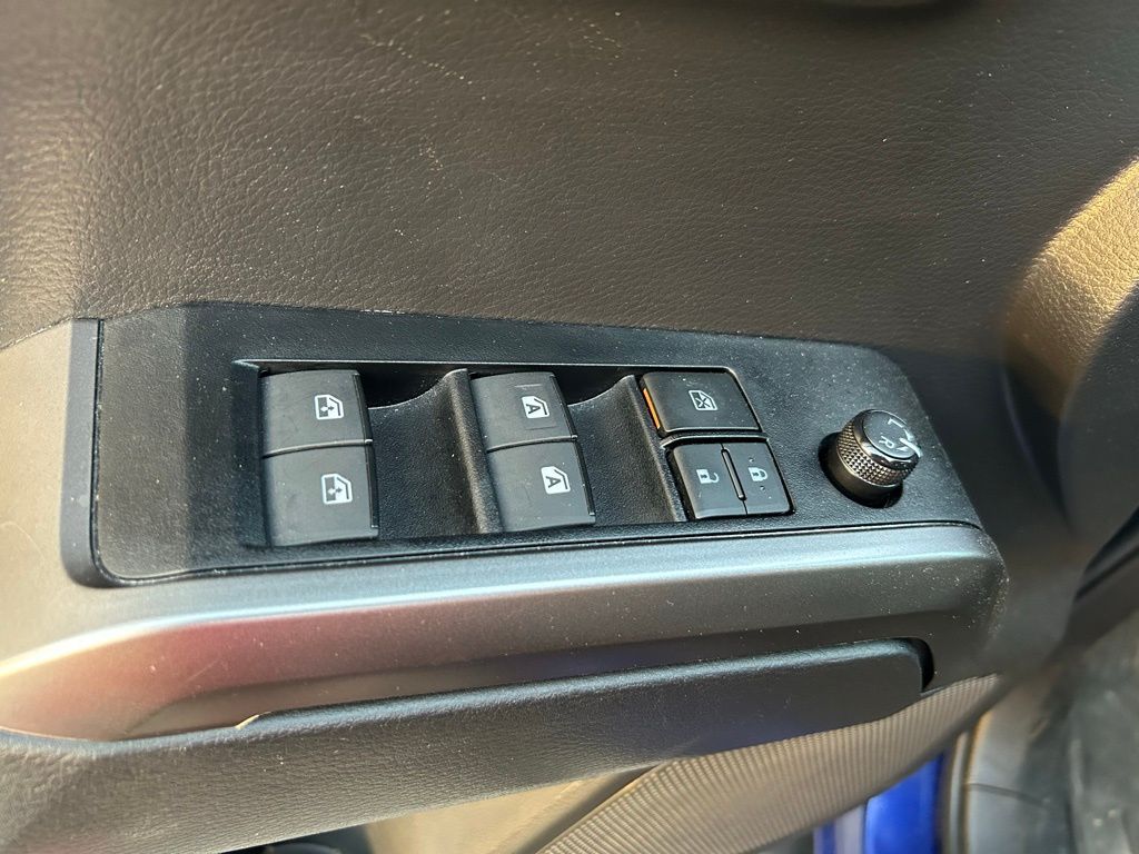 2023 Toyota Tacoma SR5 17