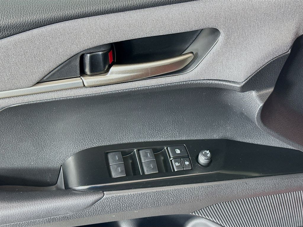 Thumbnail: 2025 Toyota Camry - 17