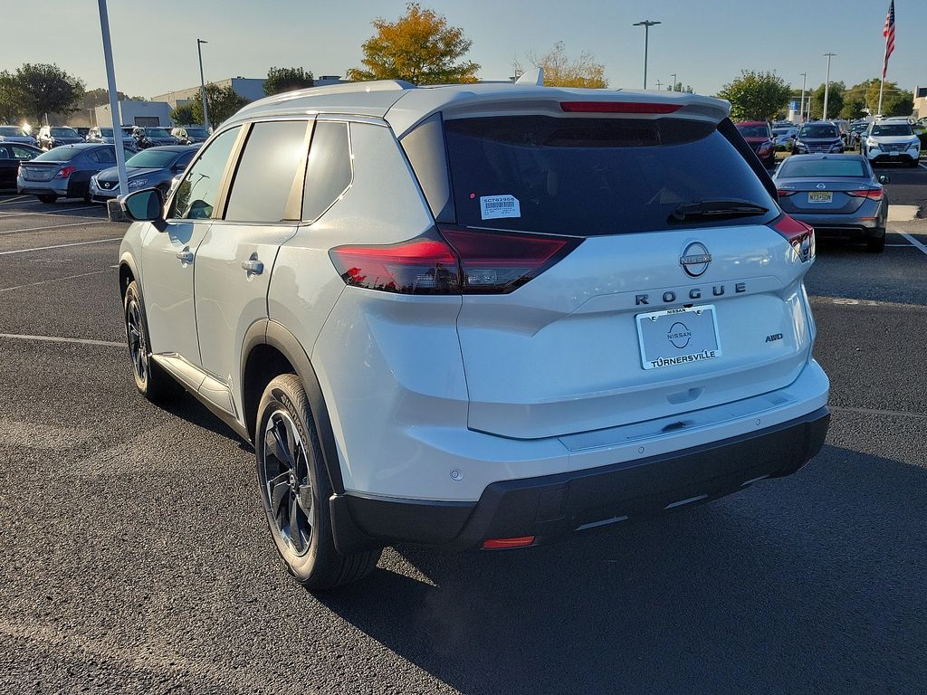 2025 Nissan Rogue SV 3