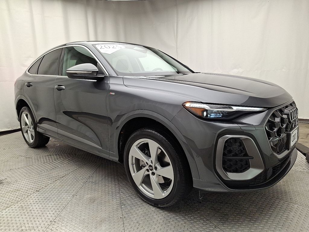 Thumbnail: 2025 Audi Q5 - 3