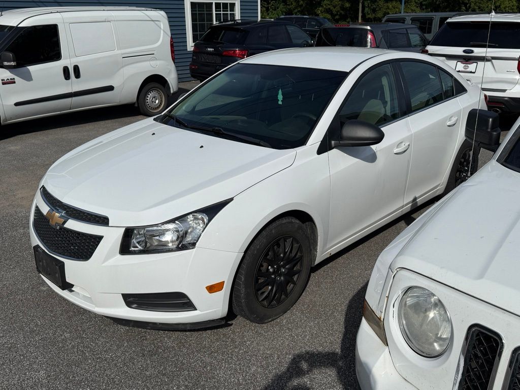 Summit White 2012 Chevrolet Cruze Sedan Front-Wheel Drive 6-Speed Automatic Overdrive
