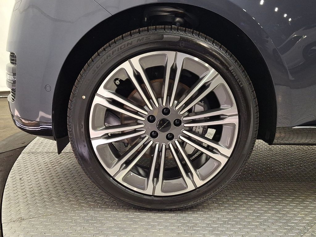 Thumbnail: 2026 Land Rover Range Rover - 5