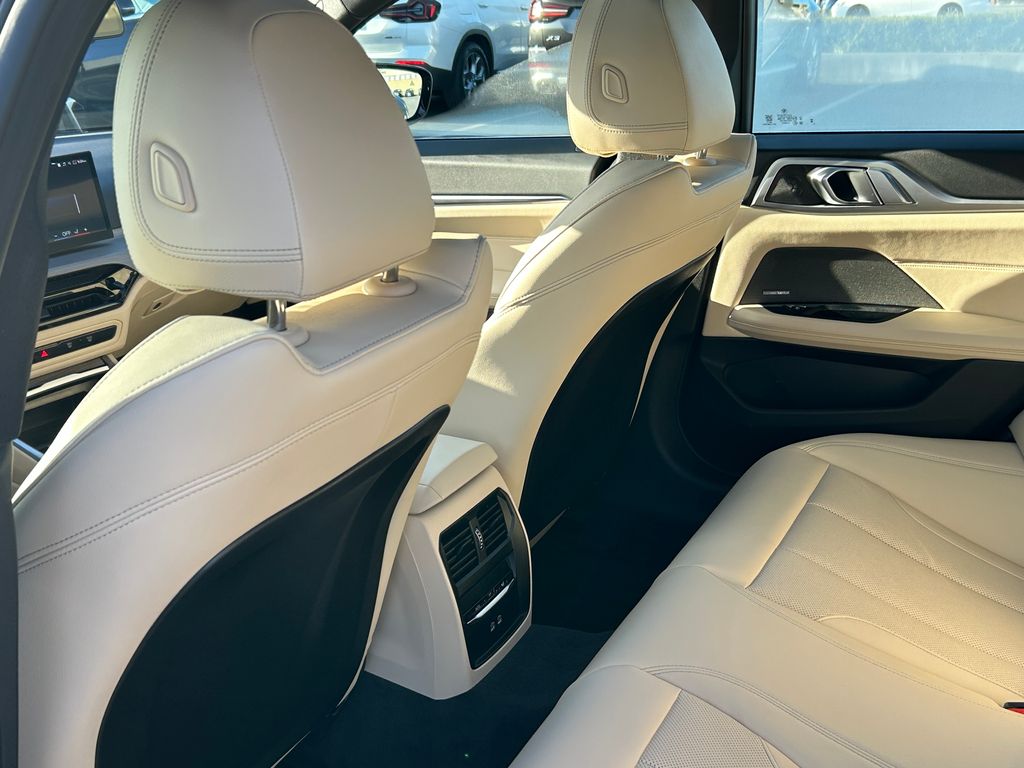 Thumbnail: 2025 BMW i4 - 31