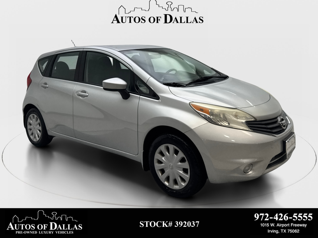 Brilliant Silver Metallic 2015 Nissan Versa Note SV Hatchback Front-Wheel Drive Continuously Variable Transmission