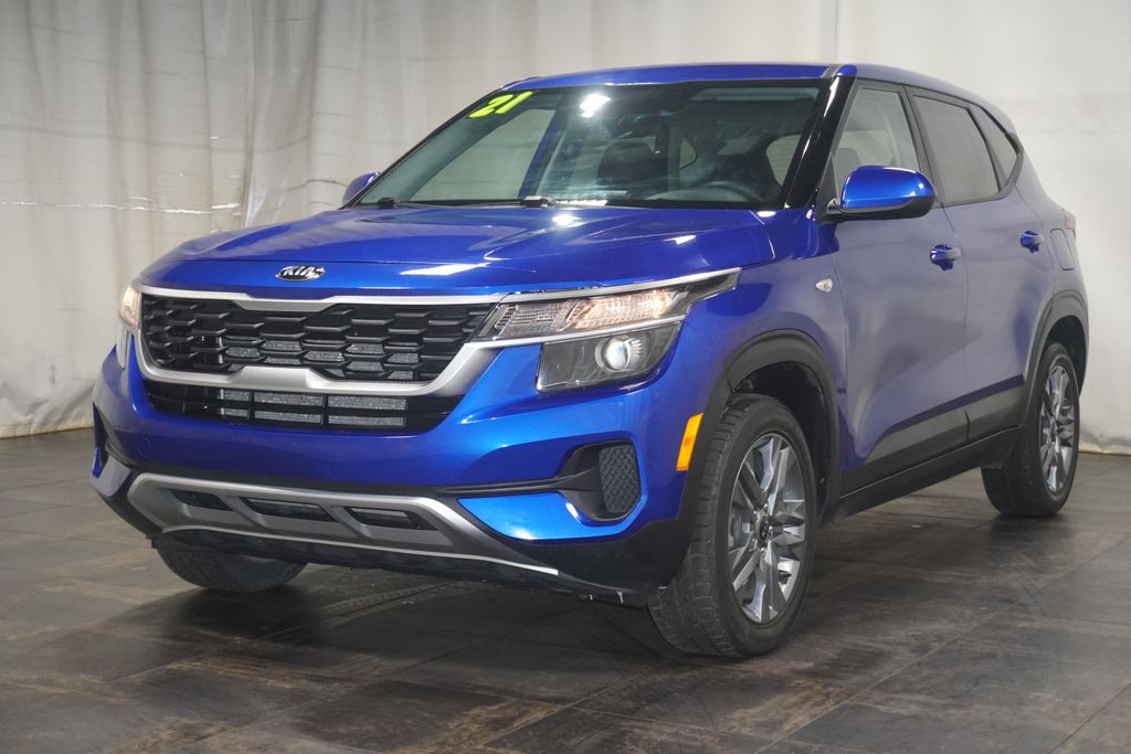 Used 2021 Kia Seltos LX with VIN KNDEPCAAXM7110514 for sale in New Castle, PA