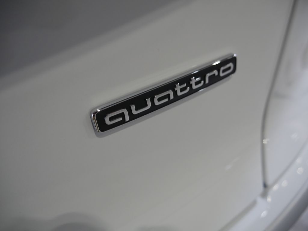 Thumbnail: 2026 Audi Q3 - 10