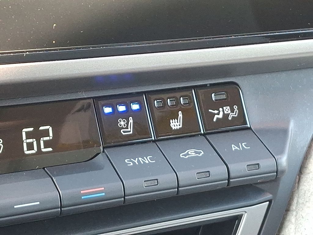 Thumbnail: 2025 Toyota Camry - 27