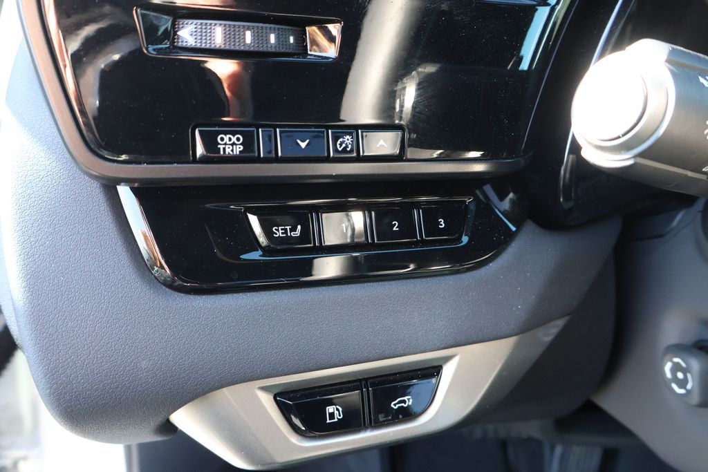 Thumbnail: 2025 Lexus RX - 15