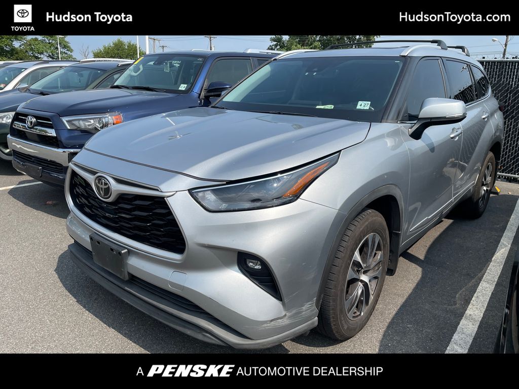 Thumbnail: 2022 Toyota Highlander - 1