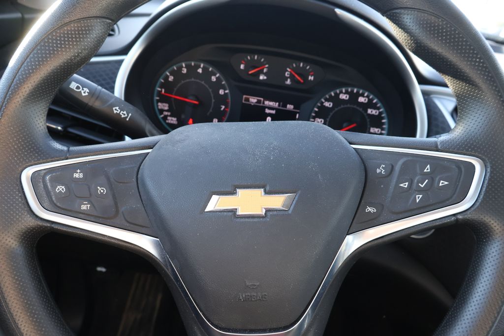 Thumbnail: 2022 Chevrolet Malibu - 20