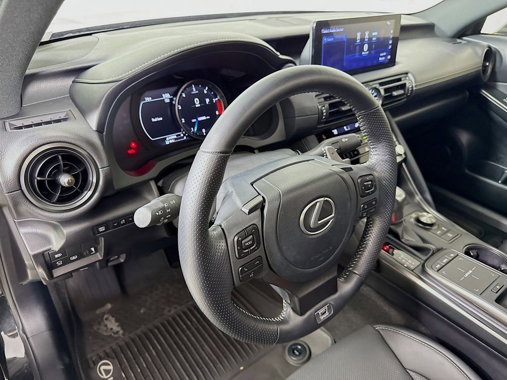 Thumbnail: 2023 Lexus IS - 9