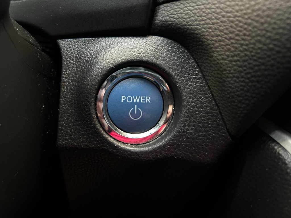 Thumbnail: 2021 Toyota RAV4 - 28