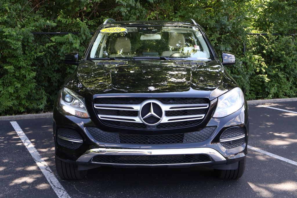Thumbnail: 2016 Mercedes-Benz GLE - 2