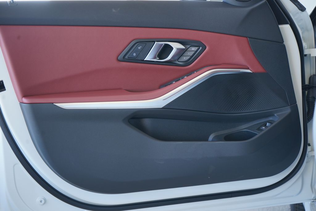 Thumbnail: 2026 BMW 3 Series - 9