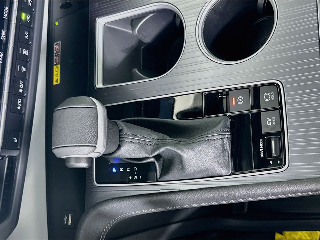 Thumbnail: 2026 Toyota Sienna - 17