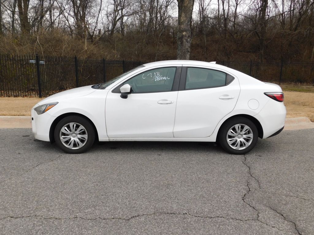 Thumbnail: 2020 Toyota Yaris - 2