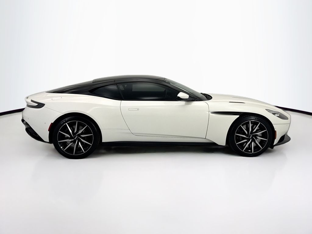 Thumbnail: 2018 Aston Martin DB11 - 4