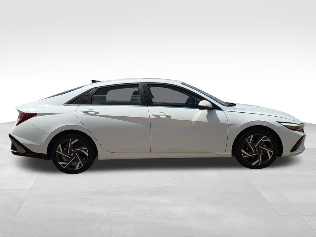 Used 2025 Hyundai Elantra Sedan
