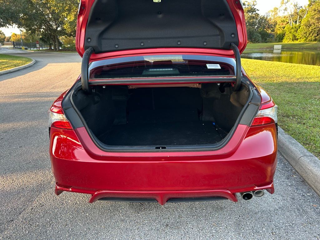 Thumbnail: 2019 Toyota Camry - 10