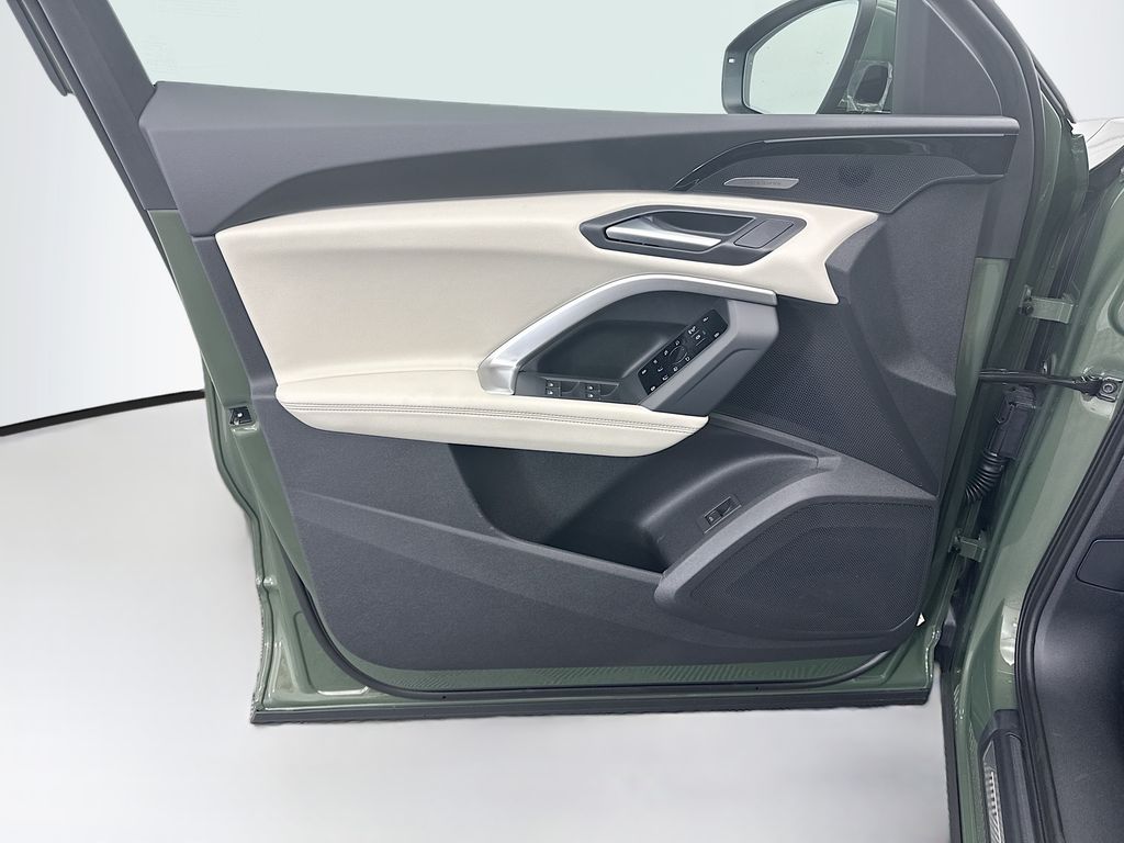 Thumbnail: 2025 Audi Q5 - 23