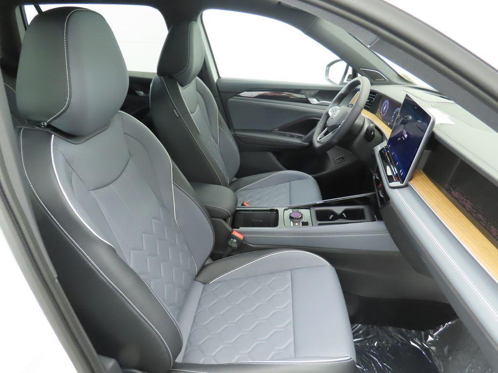 2025 Volkswagen Tiguan SE R-Line 22