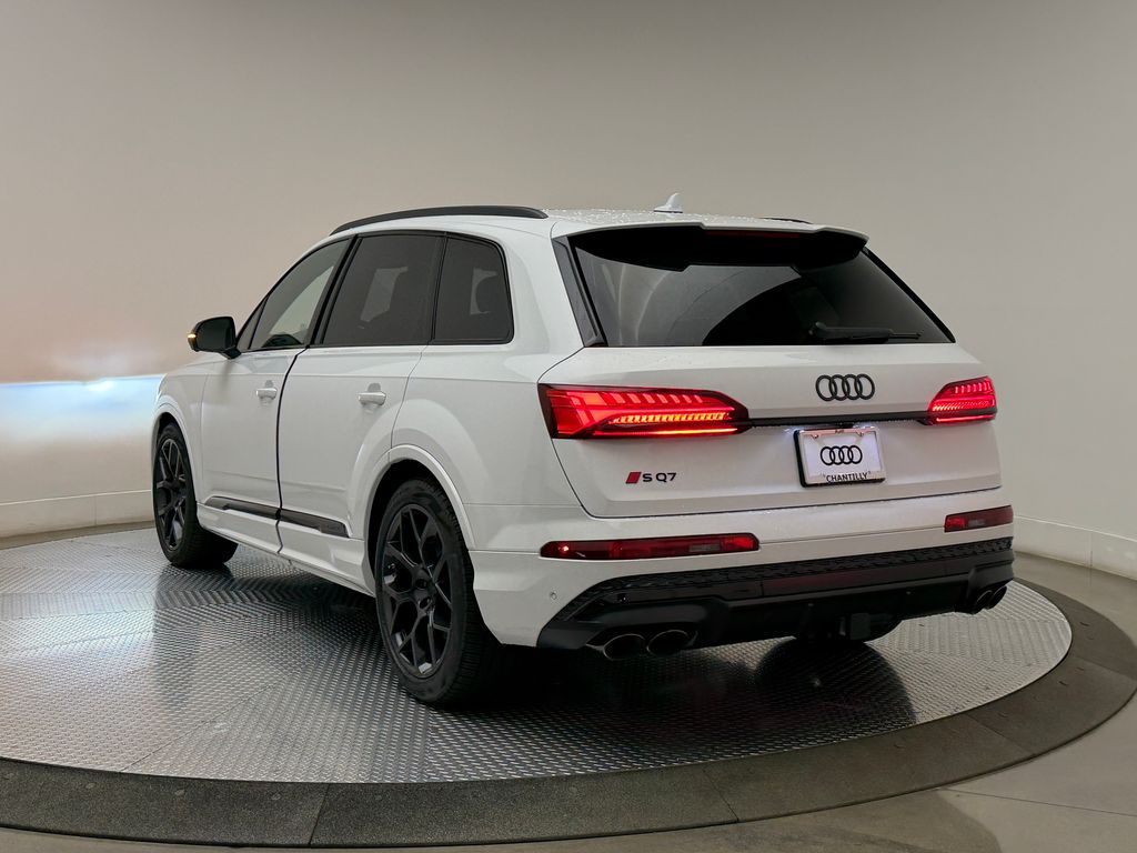 Thumbnail: 2026 Audi SQ7 - 6