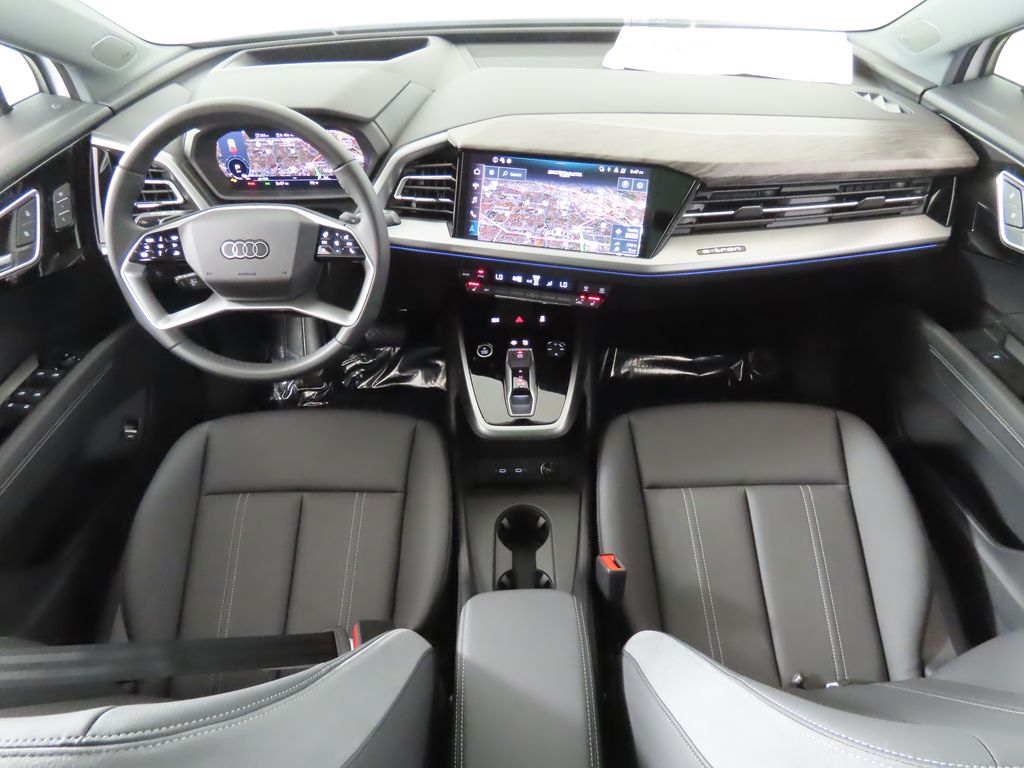 Thumbnail: 2025 Audi Q4 e-tron - 12