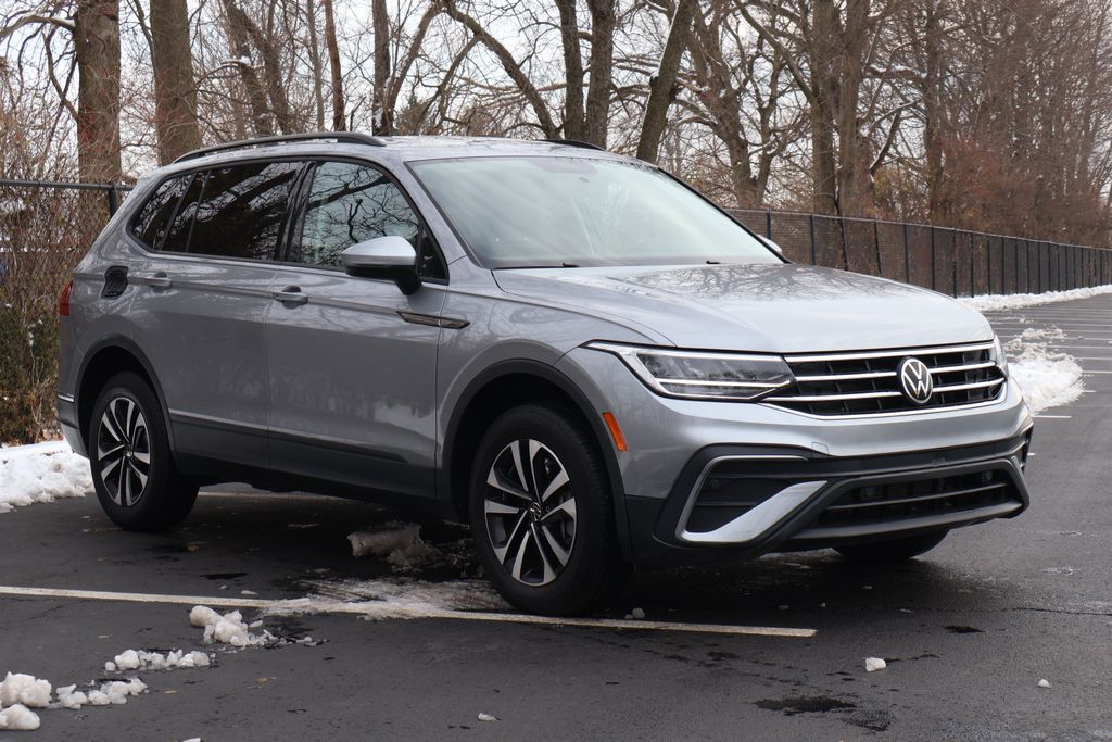 Thumbnail: 2022 Volkswagen Tiguan - 10