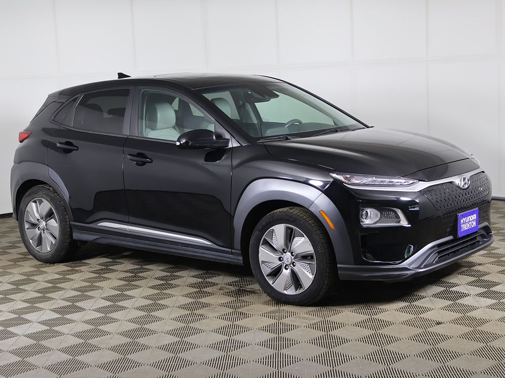 Certified Used 2021 Black Hyundai Limited image 2