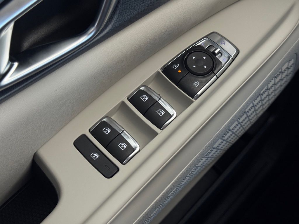 2026 Kia Carnival EX White at Community Kia