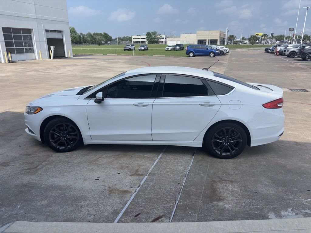 2018 Ford Fusion SE White at DeMontrond Gulf Freeway