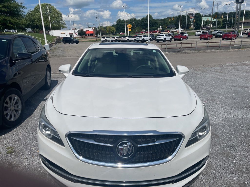 2017 Buick LaCrosse Premium's photo