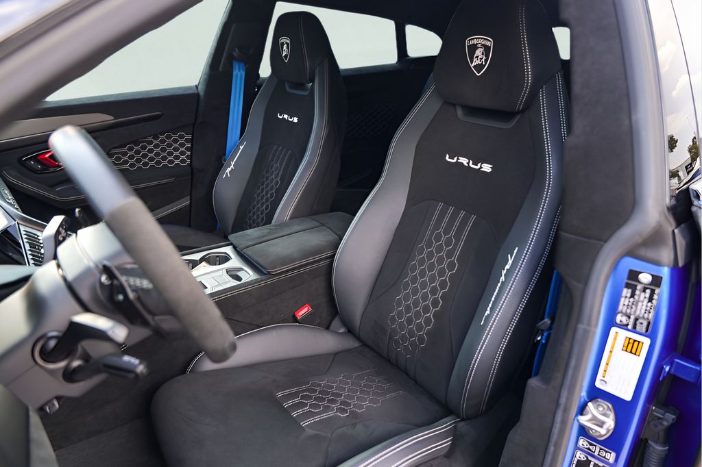 Used 2024 Blue Lamborghini Performante image 10