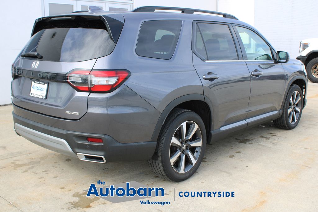 View vehicle photo 6